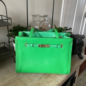 Like new grass green COACH bag purse